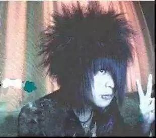 专治头发炸毛，自带按摩功能的保湿气垫梳