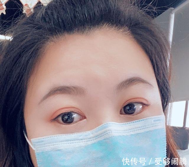 『人用』女孩复工前戴着口罩化妆,只描眉毛涂眼影,没有一个人用口红