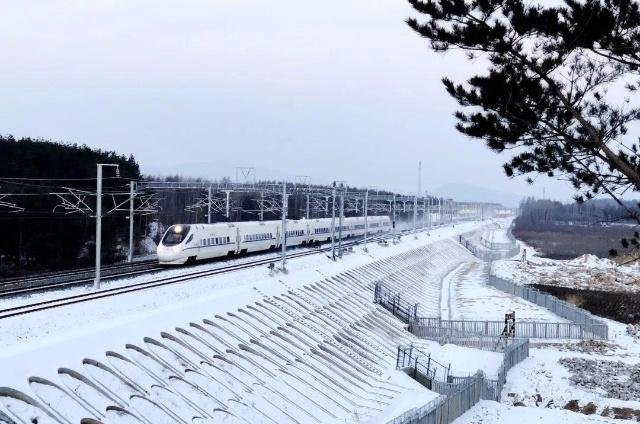 14条铁路开通、三条铁路开建，中国铁路厉害了！