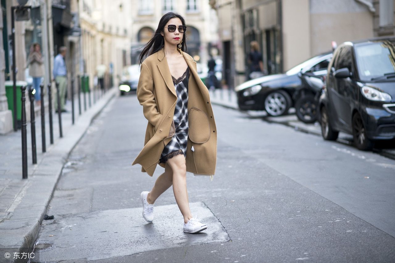 女人的15个小动作，让人浮想联翩