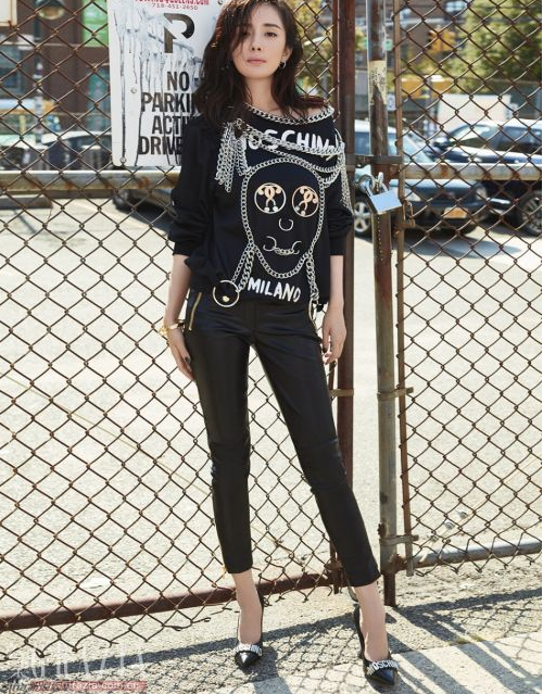 杨幂紧身长腿，美腿修长，气质非常好！