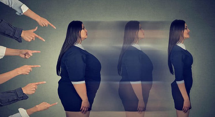 美国585斤胖妹两年减肥360斤，医生曾预言活不过30岁，如今成这样