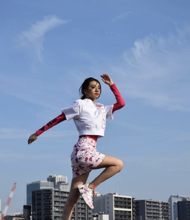 「轻松」17岁木村光希,拥有黄金比例身材,多种风格轻松驾驭