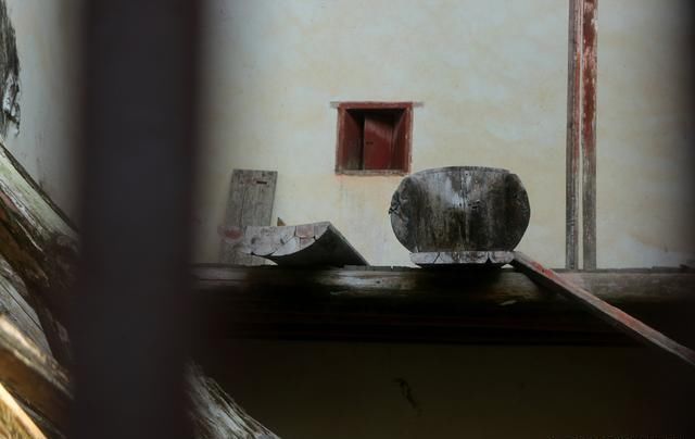 误入深圳大山深处无人村，村子荒芜人烟，一个人走在村子瘆得慌