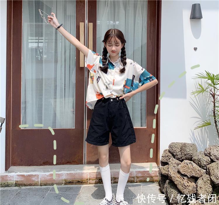  不失@设计感很强小众衬衣，洋气不失气质，时尚的00后不应错过