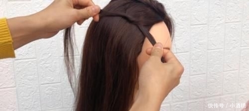 平时:原来我们平时常用的打结手法,用在编发上是这么好看