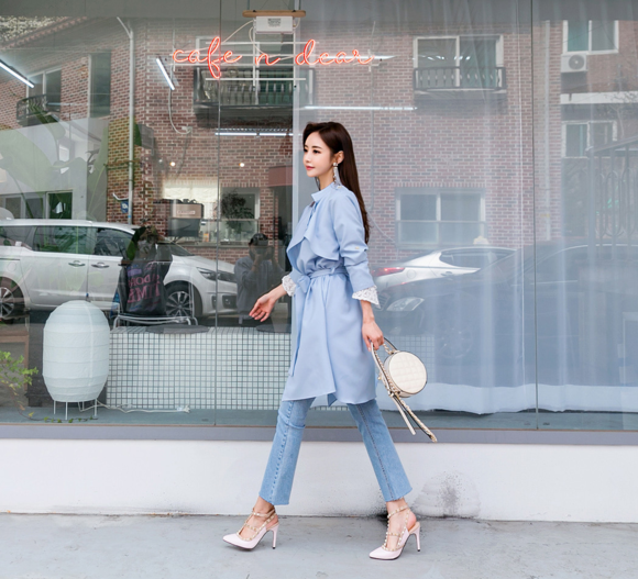 女神孙允珠，蓝堇暖风海盐清新飘逸百褶衫