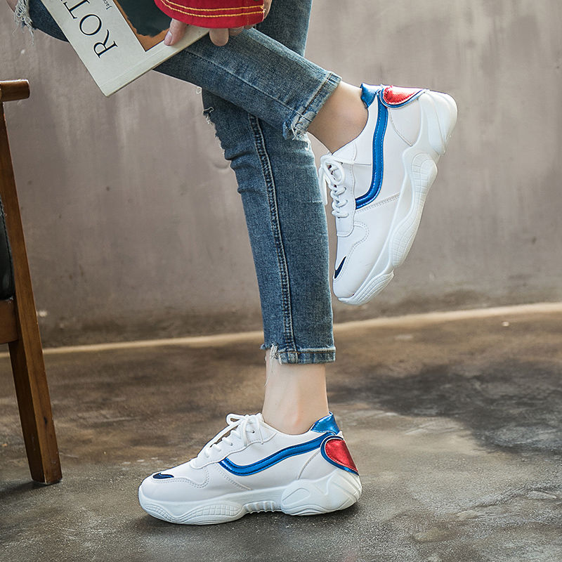 今年流行的女鞋，是这样的款式，时髦洋气，女人味爆表