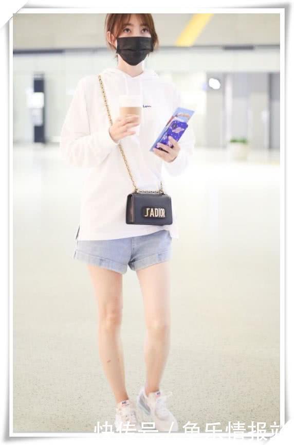 当90斤王丽坤和130斤蒋欣同穿短裤,网友:我宁愿做一个胖子!