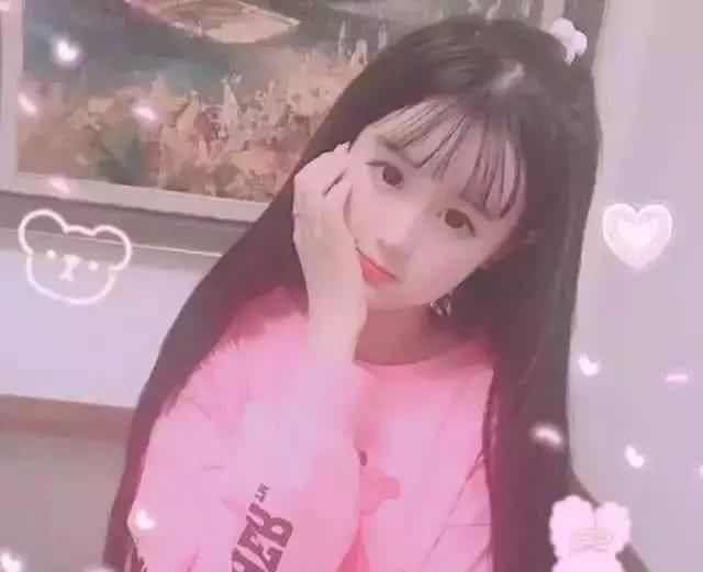 杨清柠妈妈直播为她说话，一句话却暴露母女人品，网友:是遗传!