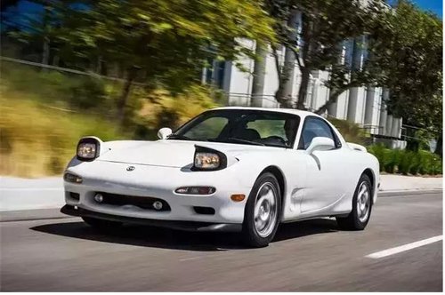 新炫富方式，我在香港有个车位，香港车位到底有多贵？