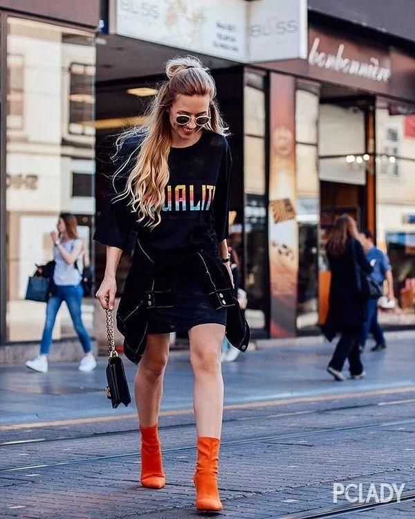 说起休闲，是时候祭出我时髦的“T恤裙”!