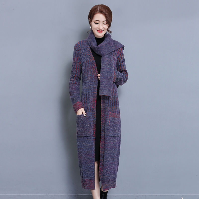 过时的羊绒大衣别穿了，今年流行这样的秋装外套，洋气显瘦美