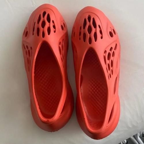  『Crocs』号称Yeezy Crocs于今夏发售，是潮到飞or丑到爆？