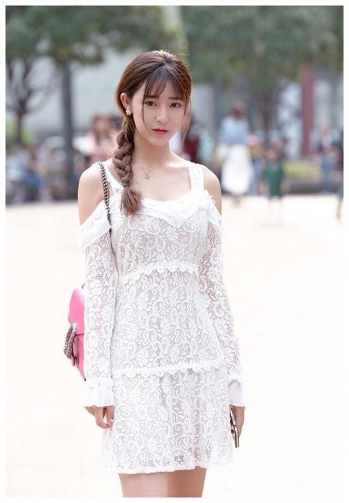 街拍：图1清纯姐妹花，小清新的穿搭，真是精致又迷人啊！