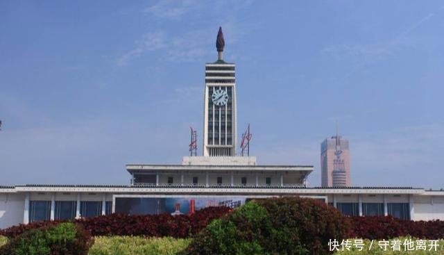  #高铁#中国有两个城市将晋升“万亿俱乐部”