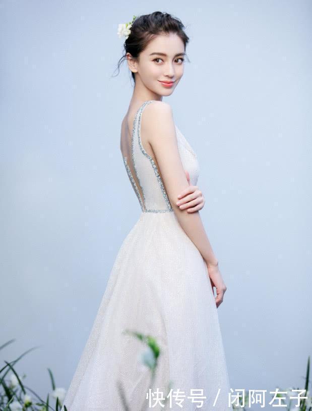 #上身#建议皮肤黑黄的女人,春夏多穿这5件“显白色”,上身减龄显气色