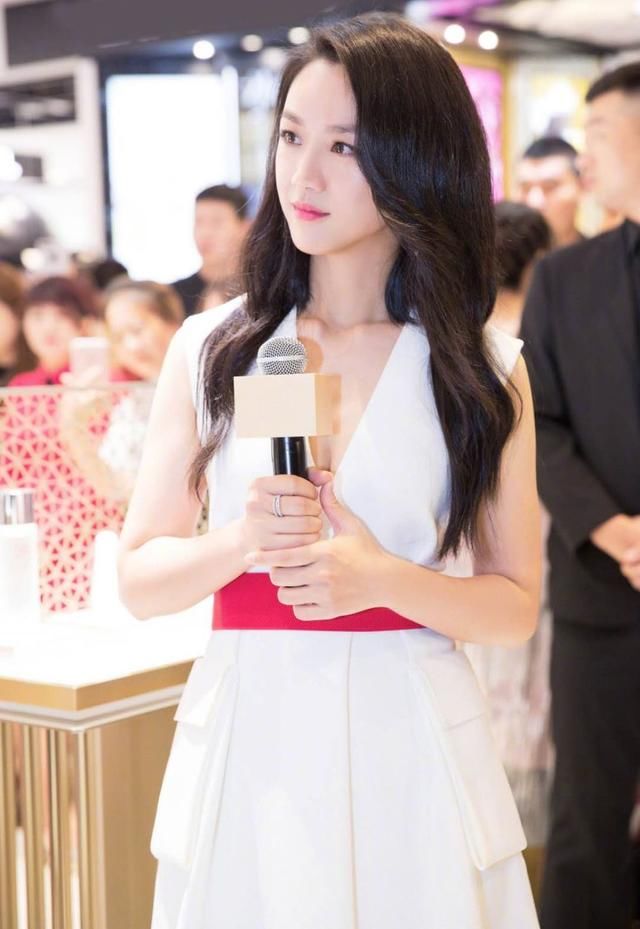 远嫁韩国的汤唯，双腿粗出了新高度，网友:还是穿回裙子吧!