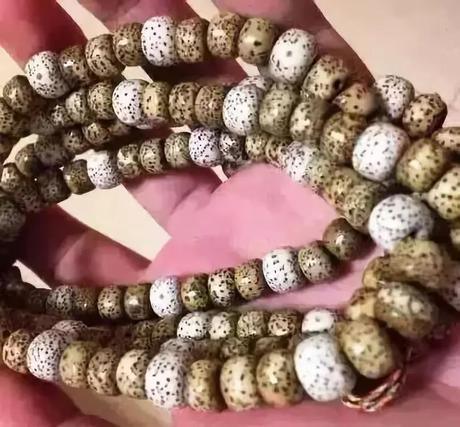 玩说   最辣眼睛文玩搭配全在这儿了！附正面教材！