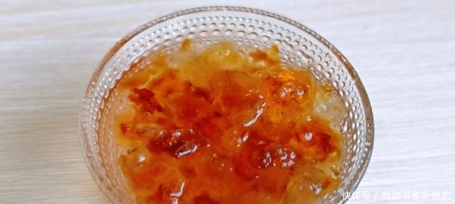 【桃胶银耳黄桃羹】它是天然“玻尿酸”,隔三差五吃,一碗不到5元,强过每天敷面膜