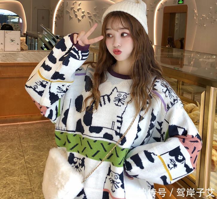 「气质」气质的街拍:身材苗条的美女,彰显青春动感魅力!