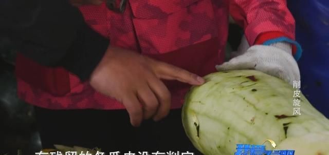  #工人#农村小伙花20多万发明“神器”，工人们直呼“厉害！”