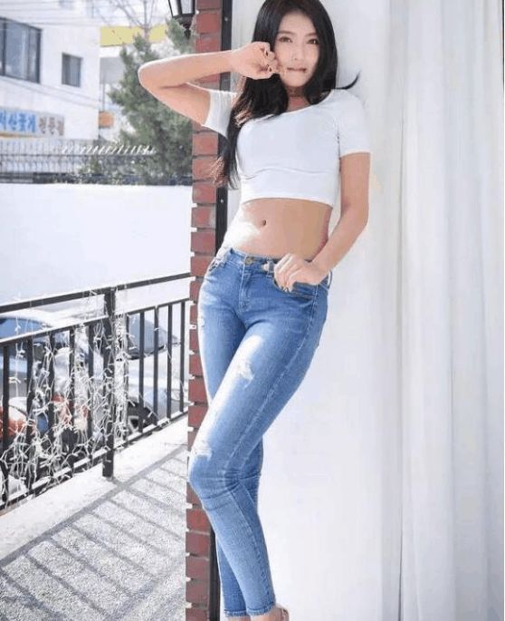 百变的紧身牛仔裤, 帮你成为精致的女孩!