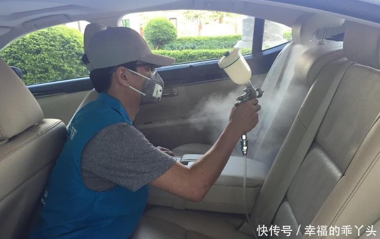【保障大家】有钱人的汽车,为什么都不用“座套”明白原因后,回家也拆掉