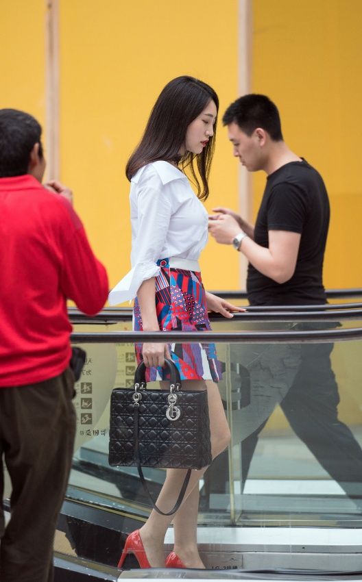 职业女白领喜欢的常见搭配，你喜欢哪一种风格呢?