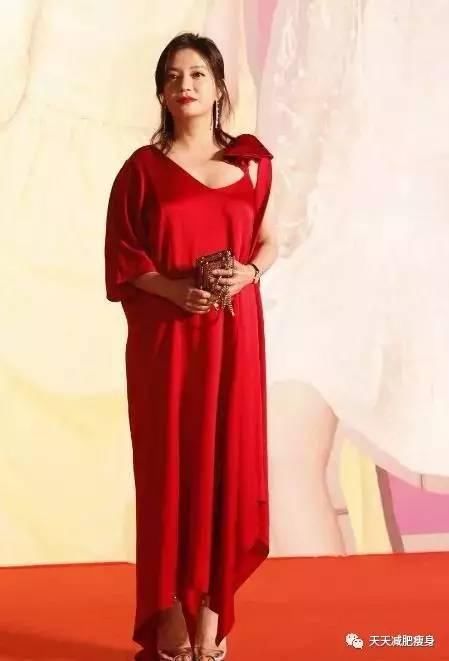 忽胖忽瘦的赵薇又瘦成了小燕子，这气球般的体质不动就能瘦?