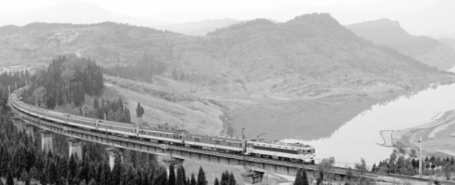 我国修建这条铁路时被西方媒体嘲笑，建成后却被称作“世界奇迹”