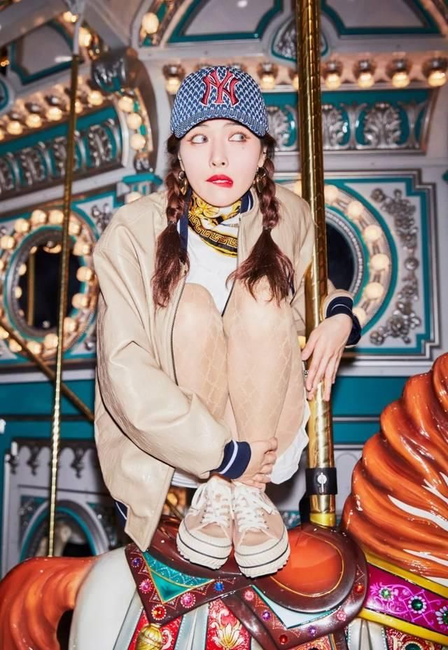 『穿搭指南』资讯丨泫雅示范 MLB 春日穿搭,可盐可甜,魅力难挡!