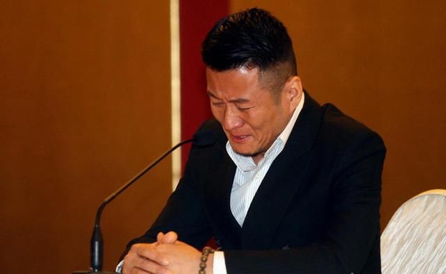 签署承诺书竟扯上她和黄晓明!手法太low了,正主儿发了5个字