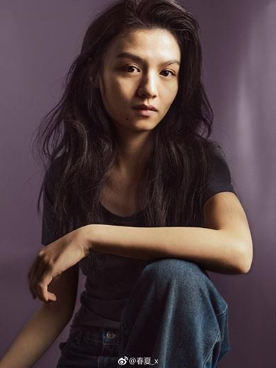 奶茶妹妹章泽天不惧路人镜头 !网友:原来素颜还可以这么美!