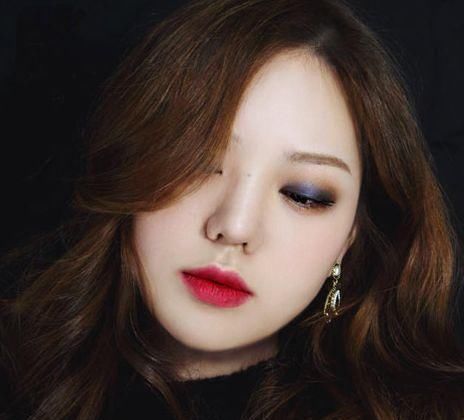 女人不管多少岁，化妆别踩这4个“雷区”，难看不说还显老气！