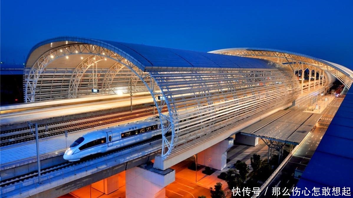 高铁跑一趟的成本是多少？看过之后，网友：难怪高铁能亏4万亿