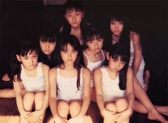 1997年日本女孩罕见老照片:有一现象让人不寒而栗，图5像恐怖片
