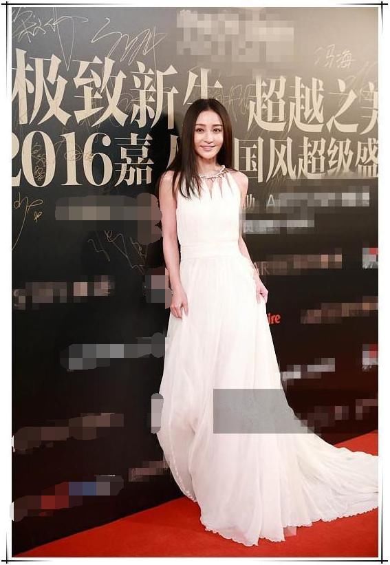 当马伊琍和姚笛同穿白色裙,网友:终于知道文章为啥要吃回头草了