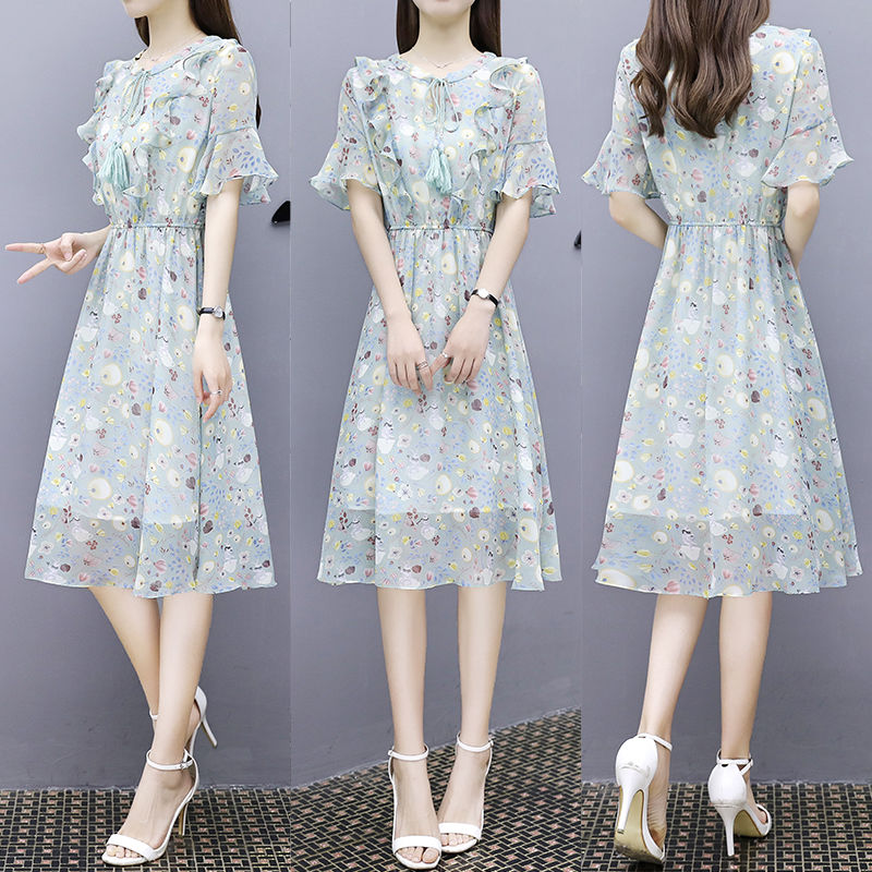 三伏天40女人别打扮太土!这个夏天流行的雪纺连衣裙，时髦减龄