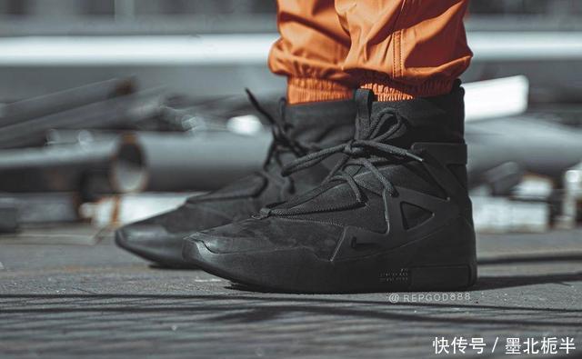 #上脚#谍照预览全新黑色NikeAirFearofGod1上脚效果