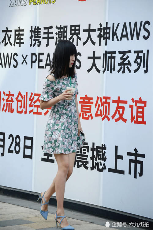 # 细跟#才会展现身材，搭配连衣裙更显气质，穿高跟鞋就要穿细跟的