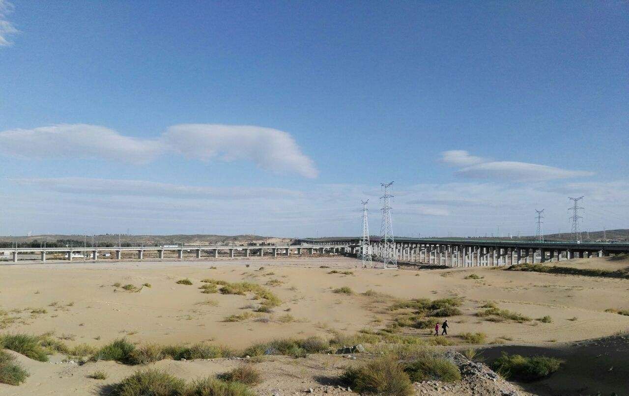  心血@中国40年“心血结晶”: 第一个沙漠即将消失, 却引来外国人