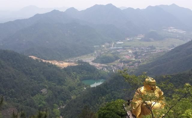 江南第一的悬空寺，又叫浙西小九华，背后有你不知道的景象