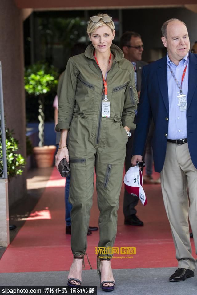 四十岁的摩纳哥夏琳王妃 一年四季都很会穿