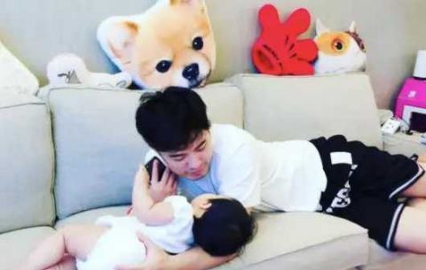 陈赫首晒女儿正脸照,基因太强大,网友惊呼:女版