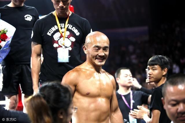 徐晓冬力挺鹿晗演搏击传播正能量,痛斥一龙打假拳更可耻