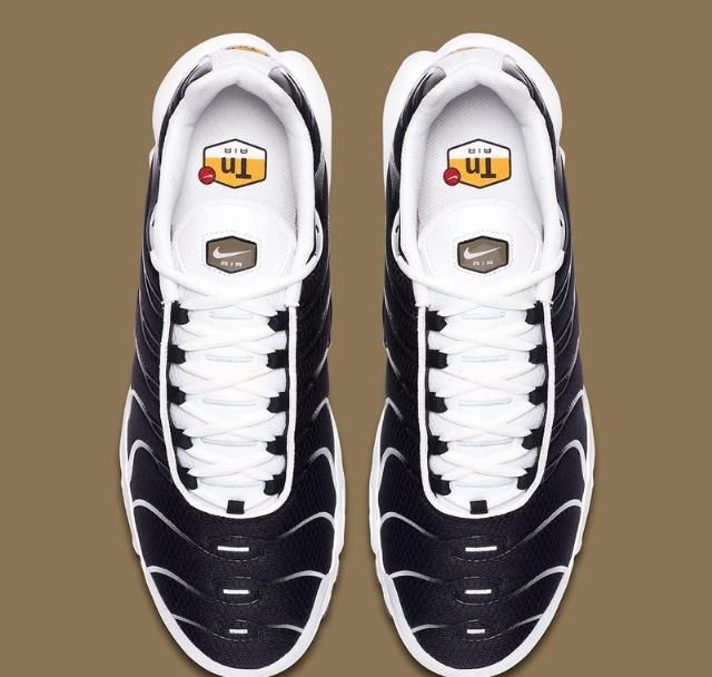 『发售』超抢眼熊猫装扮!Air Max Plus 全新配色即将发售!
