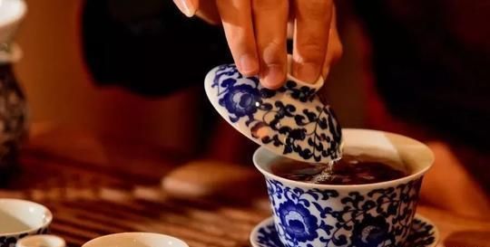 常喝茶养生的人 身体有哪些变化 提醒 有3个好处 但不宜过浓 快资讯