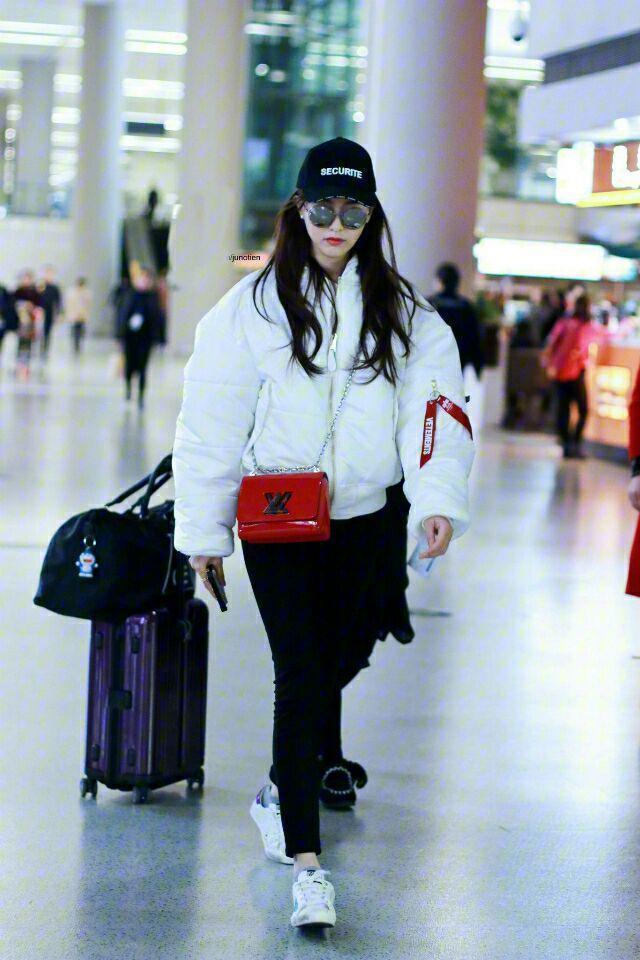 唐嫣的红包好大牌，这件衣服有点甜！从头到脚有点豪！