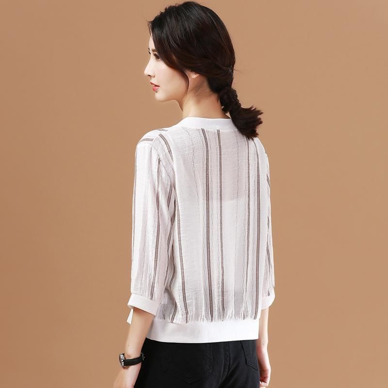 别傻傻的穿去年的秋衣了，土!瞧瞧今年流行的小衫，上身美到惊人